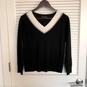 Black and white V-neck Sweater